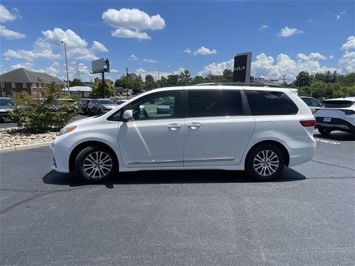 2018 Toyota Sienna L