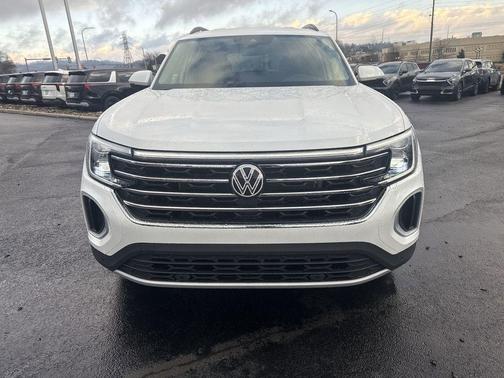 Opal White Pearl 2026 Volkswagen Atlas 2.0T SE W/TECHNOLOGY