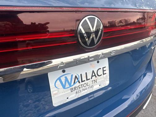 Mountain  Lake Blue Metallic 2026 Volkswagen Atlas 2.0T SE