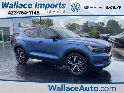 Blue 2020 Volvo XC40 T5 R-Design