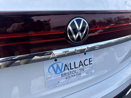 Opal White Pearl 2026 Volkswagen Atlas 2.0T SE W/TECHNOLOGY