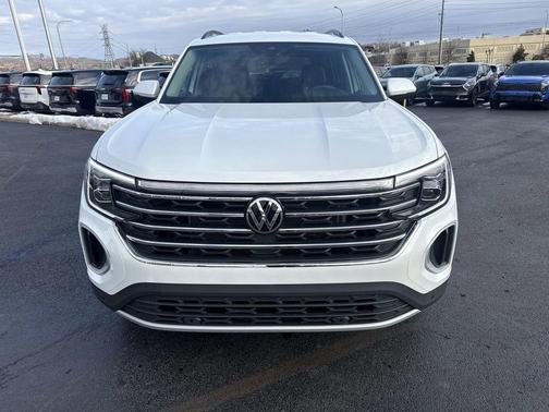 Opal White Pearl 2026 Volkswagen Atlas 2.0T SE W/TECHNOLOGY