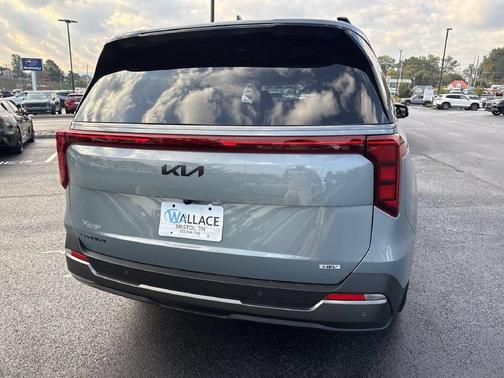 Iceberg Green 2027 Kia Carnival SX