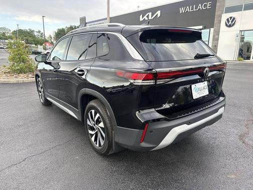 Deep Black Pearl 2026 Volkswagen Tiguan 2.0T S