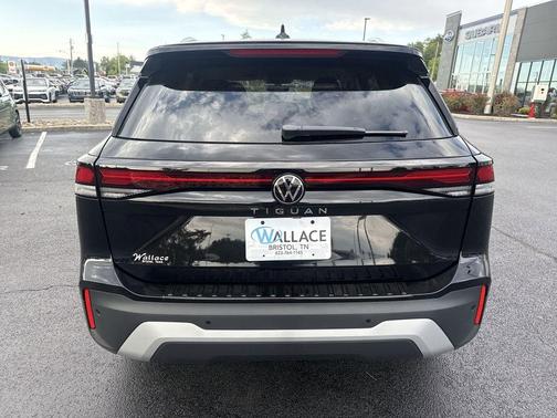 Deep Black Pearl 2026 Volkswagen Tiguan 2.0T S