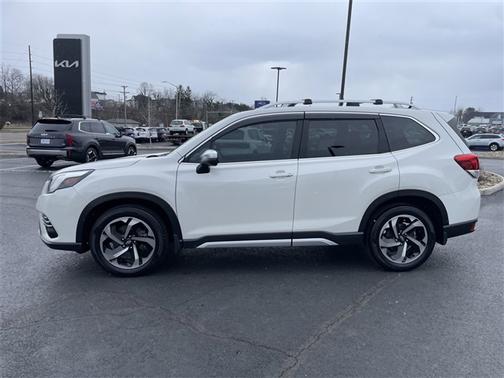 2023 Subaru Forester 2.5i Touring