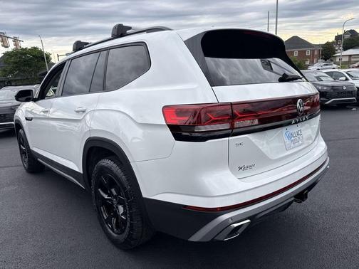 Opal White Pearl 2026 Volkswagen Atlas 2.0T Peak Edition