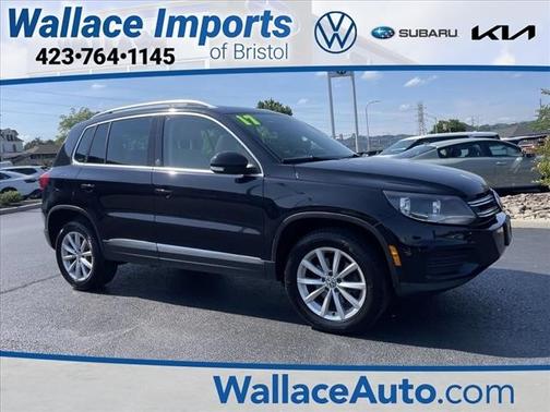 Deep Black Pearl Effect 2017 Volkswagen Tiguan 2.0T Wolfsburg Edition