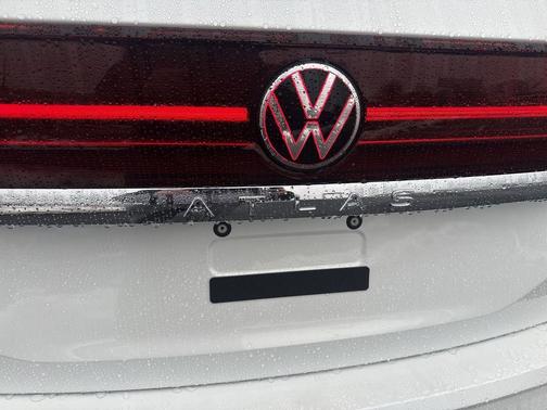 Opal White Pearl 2026 Volkswagen Atlas 2.0T SE W/TECHNOLOGY