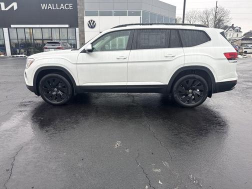 Opal White Pearl 2026 Volkswagen Atlas 2.0T SE W/TECHNOLOGY