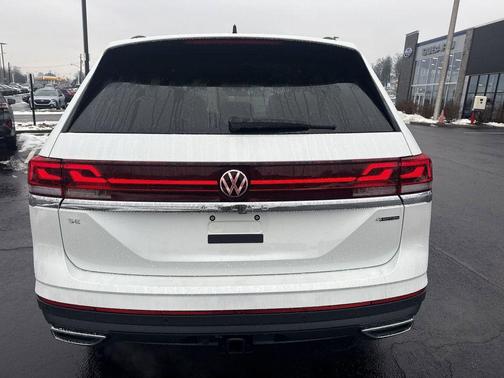 Opal White Pearl 2026 Volkswagen Atlas 2.0T SE W/TECHNOLOGY