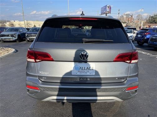 2024 Volkswagen Taos 1.5T SE