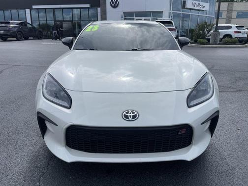 Halo 2022 Toyota GR86 Premium