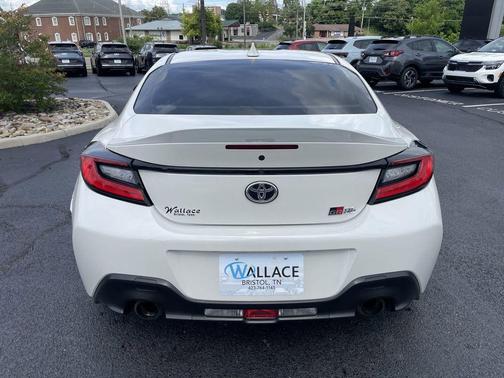 Halo 2022 Toyota GR86 Premium