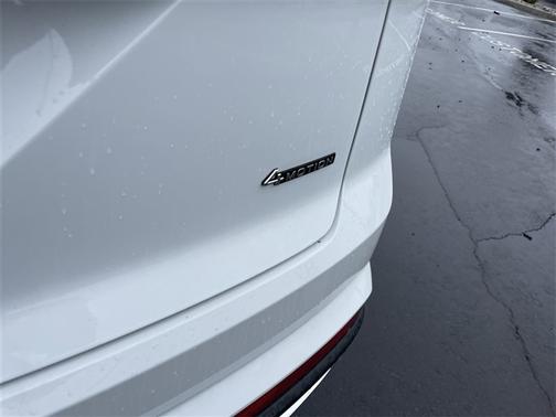 2023 Volkswagen Atlas Cross Sport 2.0T SE w/Technology