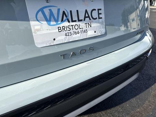 Gray 2026 Volkswagen Taos 1.5T SE