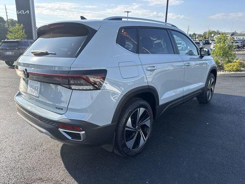 Gray 2026 Volkswagen Taos 1.5T SE