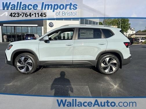 Gray 2026 Volkswagen Taos 1.5T SE