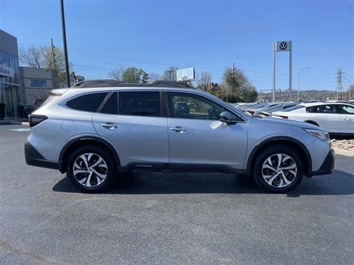 Ice Silver Metallic 2020 Subaru Outback Limited XT