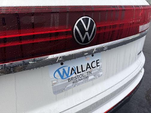 Opal White Pearl 2026 Volkswagen Atlas Cross Sport 2.0T SE