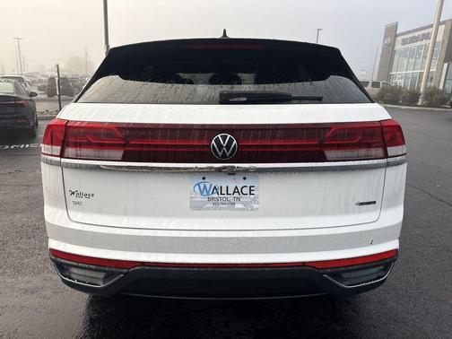 Opal White Pearl 2026 Volkswagen Atlas Cross Sport 2.0T SE