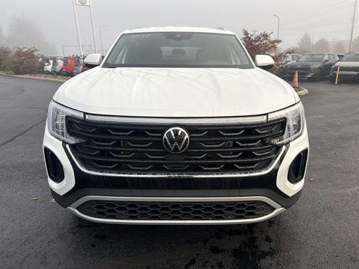 Opal White Pearl 2026 Volkswagen Atlas Cross Sport 2.0T SE