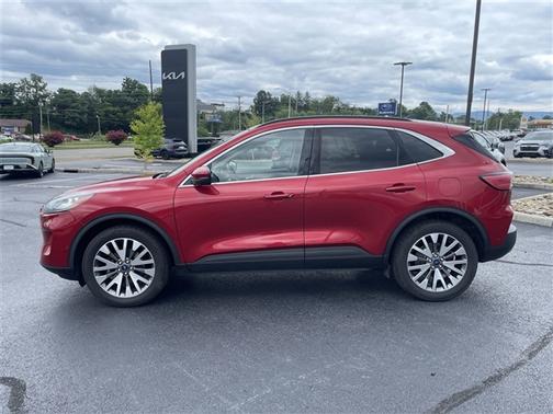 2020 Ford Escape Titanium