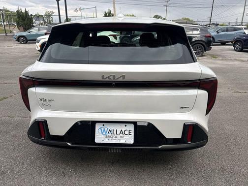 Snow White Pearl 2026 Kia K4 GT-LINE