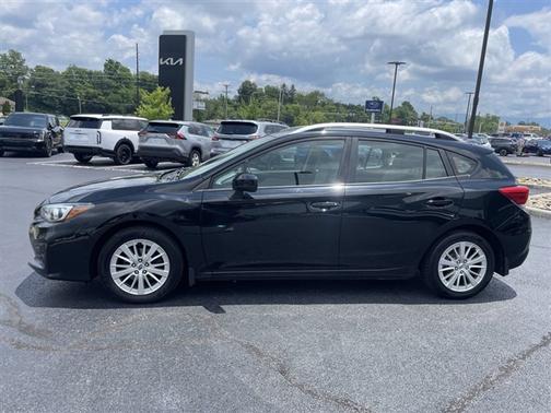 Crystal Black Silica 2017 Subaru Impreza 2.0i Premium