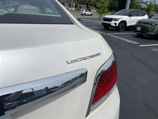 White Diamond Clearcoat 2013 Buick LaCrosse Touring