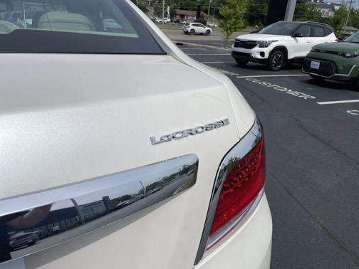 White Diamond Clearcoat 2013 Buick LaCrosse Touring