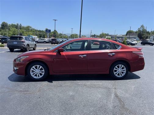 Cayenne Red 2014 Nissan Altima 2.5 S