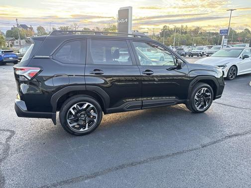 Crystal Black Silica 2025 Subaru Forester Limited