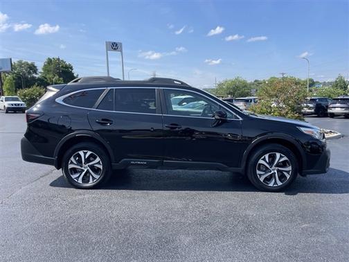 Crystal Black Silica 2022 Subaru Outback Limited XT
