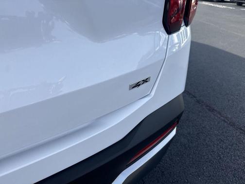 Glacial White Pearl 2026 Kia Sorento S