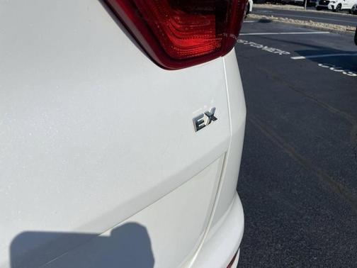 Snow White Pearl 2017 Kia Sportage EX