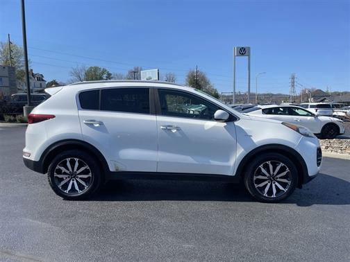 Snow White Pearl 2017 Kia Sportage EX