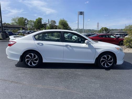 White 2017 Honda Accord EX-L