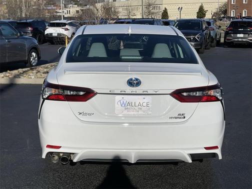 2024 Toyota Camry Hybrid SE