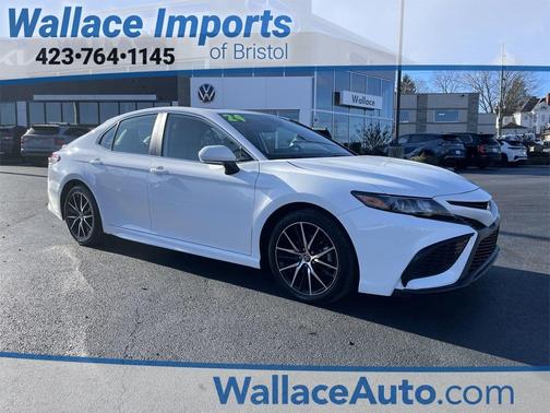 2024 Toyota Camry Hybrid SE