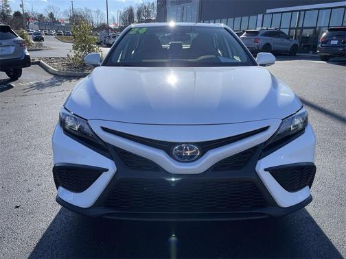 2024 Toyota Camry Hybrid SE