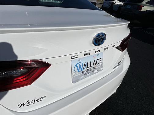 2024 Toyota Camry Hybrid SE