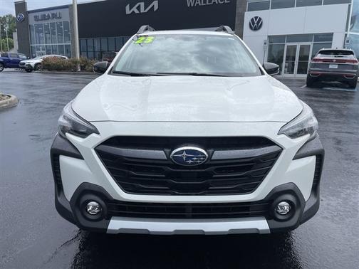 Crystal White Pearl 2023 Subaru Outback Limited XT