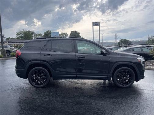 Ebony Twilight Metallic 2022 GMC Terrain SLE