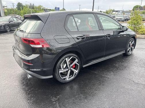 Mythos Black Metallic 2026 Volkswagen Golf GTI 2.0T SE