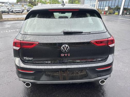 Mythos Black Metallic 2026 Volkswagen Golf GTI 2.0T SE