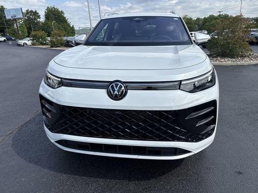 Opal White Pearl 2026 Volkswagen Tiguan 2.0T SEL R-Line Turbo