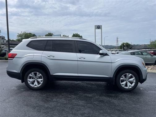 Reflex Silver Metallic 2019 Volkswagen Atlas 2.0T SE