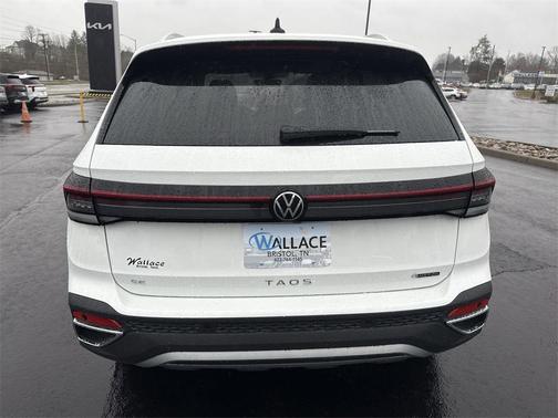 2025 Volkswagen Taos 1.5T SE