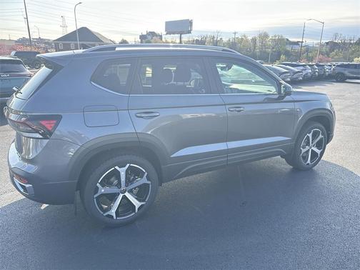 2025 Volkswagen Taos 1.5T SEL